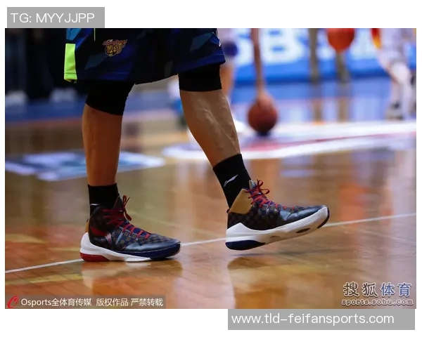 【突发】阿联首秀穿李宁登场一节后扔鞋被迫退赛！