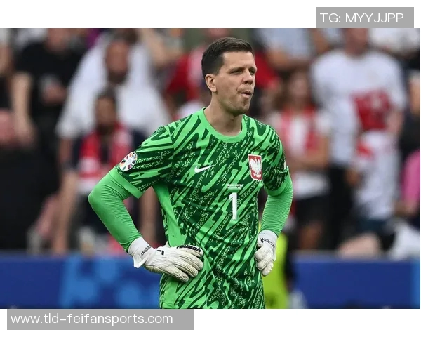 什琴斯尼:原本想在家当全职爸爸,但妻子坚持让我复出——在家庭与职业之间找寻最强守门的秘密 什琴斯尼:原本想在家当全职爸爸,但妻子坚持让我复出——在家庭与职业之间找寻最强守门的秘密